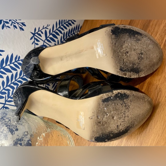 Black patent strappy platform heels.  Size 8. - Picture 6 of 6